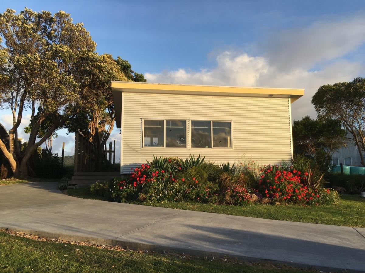 Chalet Cullen, Hotel Mangawhai Exterior photo